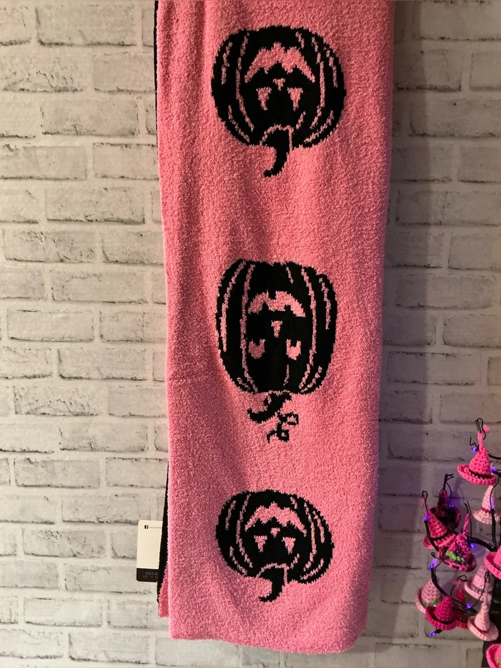 NOVOGRATZ 50x70 Retro Chenille Pumpkins Throw-50” x 70”